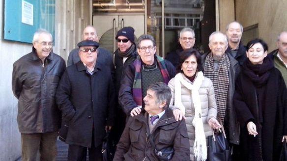 En las puertas del consulado argentino en Madrid